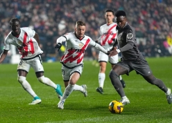 Thắng vùi dập, CLB Tây Ban Nha đặt một chân vào bán kết châu Âu