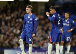 Cạn kiệt kiên nhẫn, Chelsea chốt giá bán tiền vệ 'không thể tin nổi'