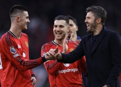 Carrick cực vui! MU đón cú hích lớn ở Ngoại hạng Anh