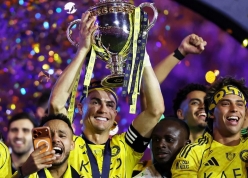 Ronaldo lập cú đúp rực rỡ, Al Nassr chính thức vô địch Saudi Pro League