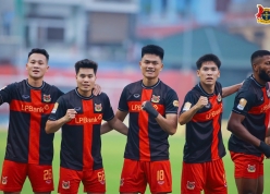 Hoàng Đức tỏa sáng, Ninh Bình đè bẹp Viettel giành vé chung kết