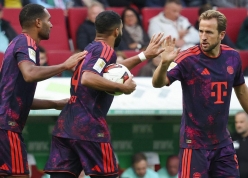 VAR 3 lần từ chối bàn thắng, Bayern Munich ngậm đắng trước Augsburg