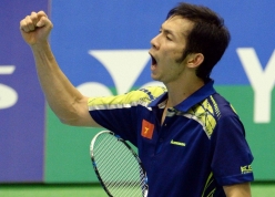 Nguyễn Tiến Minh thắng đậm Kento Momota, đăng quang chức vô địch quý giá