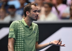Daniil Medvedev khởi đầu sóng gió ở Australian Open 2026