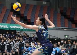 Bích Thủy hóa 'siêu chắn', CLB Nhật Bản dứt chuỗi 7 trận thua liên tiếp