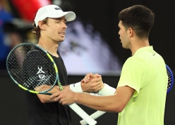 'Hủy diệt' De Minaur, Alcaraz lần đầu vào bán kết Australian Open