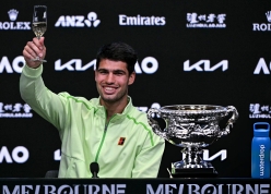 Alcaraz ẵm hàng chục tỉ đồng sau chức vô địch Australian Open lịch sử