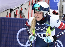 Huyền thoại trượt tuyết gãy chân ở Olympic mùa đông, phải chăm sóc đặc biệt