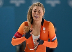 Áo ngực của mỹ nhân Olympic mùa Đông có giá 1 triệu USD