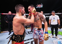 Ilia Topuria trổ tài dự đoán trận Max Holloway - Charles Oliveira