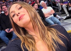 'Búp bê Nga' Sharapova vai kề vai cựu cầu thủ Real Madrid vừa li thân