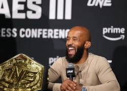 Nhà vô địch ONE Championship bước chân vào ngôi đền huyền thoại UFC