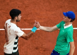 Sinner hạ đẹp Alcaraz ở chung kết Monte Carlo, trở lại ngôi số 1 thế giới