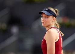 Tay vợt châu Á thắng như chẻ tre, vượt mặt Sinner ở thống kê quan trọng