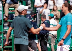 Thắng Zverev 9 trận liên tiếp, Sinner lần đầu đăng quang Madrid Open