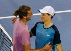 Sinner bị Zverev 'bắn tùm lum' ở chung kết Madrid Open 2026