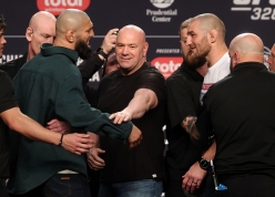 Strickland hạ nhục Chimaev trước thềm UFC 328