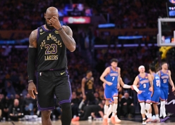 Lakers 'ăn chổi' ở play-off, LeBron James tính phương án giải nghệ