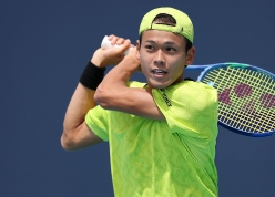 Tay vợt Nhật Bản bị dọa đánh ở Roland Garros 2026