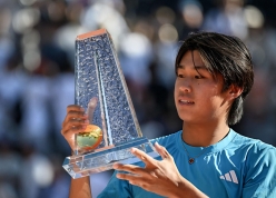 Learner Tien lần đầu vô địch đất nện, tạo lịch sử trước thềm Roland Garros