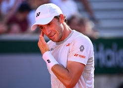 Đệ tử Nadal sốc nhiệt, suýt thua thảm ở trận ra quân Roland Garros 2026