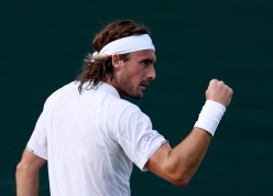 Từ cha, Tsitsipas thắng áp đảo trận ra quân Wimbledon 2026