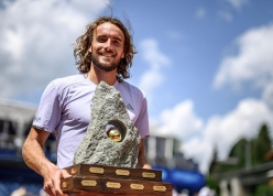 Đăng quang tại Gstaad, Stefanos Tsitsipas chấm dứt 16 tháng khát danh hiệu