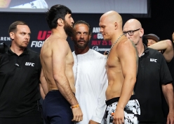 UFC Abu Dhabi: Ankalaev thắng dễ Guskov, Erceg thua sốc chóng vánh