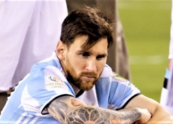 Messi có nguy cơ vướng phải 'hố sâu bi kịch' giống Ronaldo