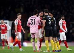 CĐV Arsenal đồng loạt đòi đuổi 1 ngôi sao sau trận thua MU