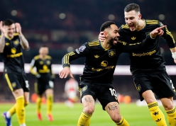 Quật ngã Arsenal, MU hiên ngang vào top 4 Ngoại hạng Anh