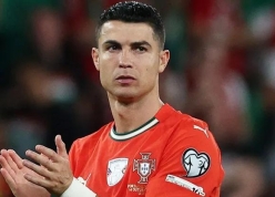 HLV Bồ Đào Nha đưa ra tuyên bố về thời điểm Ronaldo giải nghệ