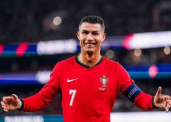 Ronaldo báo tin cực vui sau khi bị gạch tên khỏi ĐT Bồ Đào Nha