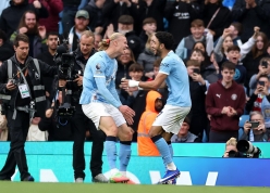 Man City gây áp lực lên Arsenal trong cuộc đua vô địch