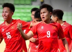 CĐV ĐNÁ phản ứng cực mạnh khi Việt Nam bị loại đau đớn bởi Campuchia