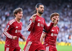 Liverpool thoát thua 'hú vía' ngày ra quân Ngoại hạng Anh 2026/27
