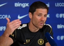 Xabi Alonso chỉ thẳng 1 ngôi sao Chelsea đủ sức sánh ngang Haaland
