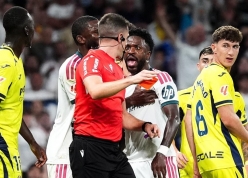 Vinicius nhận thẻ đỏ, Real Madrid vẫn thắng đầy bản lĩnh ở La Liga