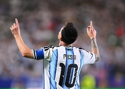 Trận chia tay Messi dậy sóng vì rắc rối khó tin trước giờ bóng lăn