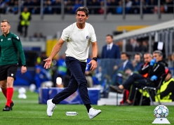Huyền thoại Inter cảnh báo Chivu sau thất bại tại Champions League