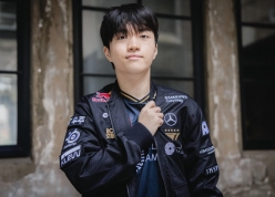 Keria: 'T1 là đội tuyển tốt nhất, chẳng có lý do gì để rời đi'