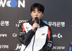 HLV KT Rolster chỉ ra điểm mạnh nhất của T1