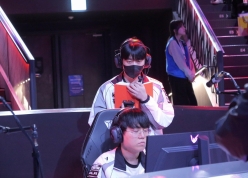 HLV Score nói thẳng lý do KT Rolster nhận thất bại nghiệt ngã