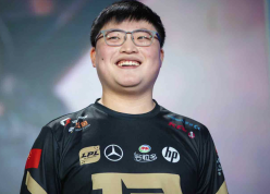 Uzi trở lại với vai trò mới