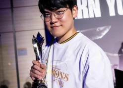 Gumayusi tung thông tin quan trọng về Skin T1 sắp ra mắt