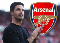 Liverpool đá một trận, Arsenal chạm một tay vào ngôi vương?