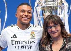 Mẹ Mbappe có lương cao hơn 7 cầu thủ Real Madrid