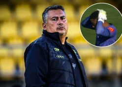 Phản lưới khó tin, thủ môn khiến HLV từ chức ngay sau trận đấu