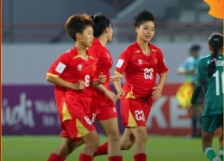 CĐV ĐNÁ dậy sóng khi tuyển Việt Nam tranh vé World Cup với Nhật Bản