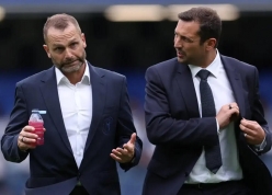 Thua đau MU, sếp lớn Chelsea 'xông thẳng' vào phòng thay đồ